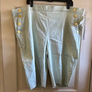 Liz Claiborne Green Bermuda Shorts Relaxed Fit